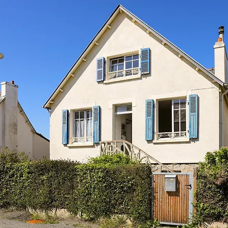 Holiday home Accueillante Maison Proche