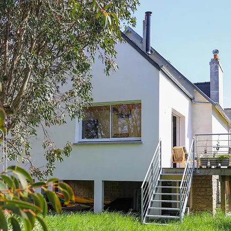 Holiday home Accueillante Maison Proche